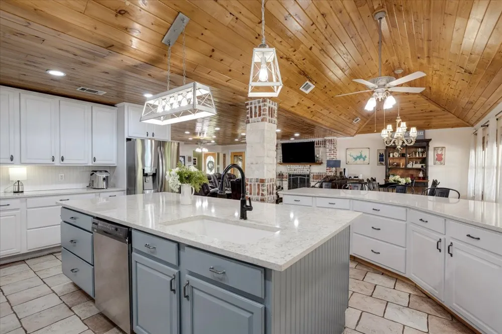 6130 Peninsula Circle Athens, TX 75752