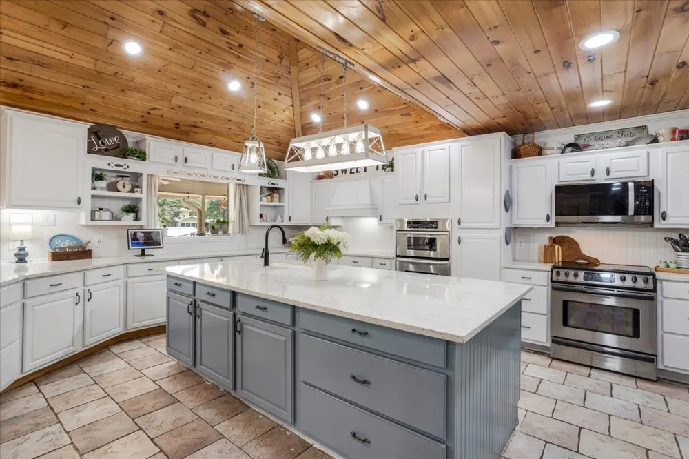 6130 Peninsula Circle Athens, TX 75752