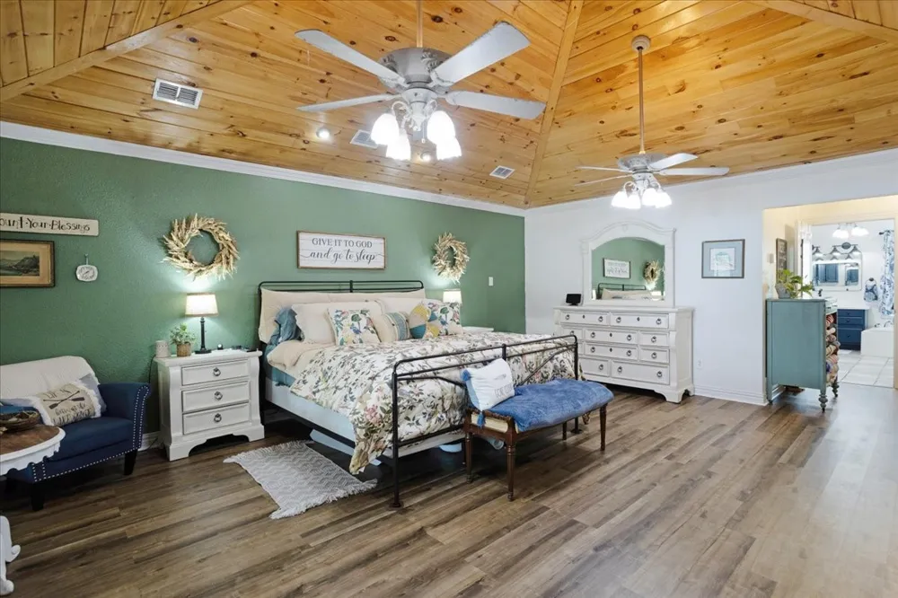 6130 Peninsula Circle Athens, TX 75752
