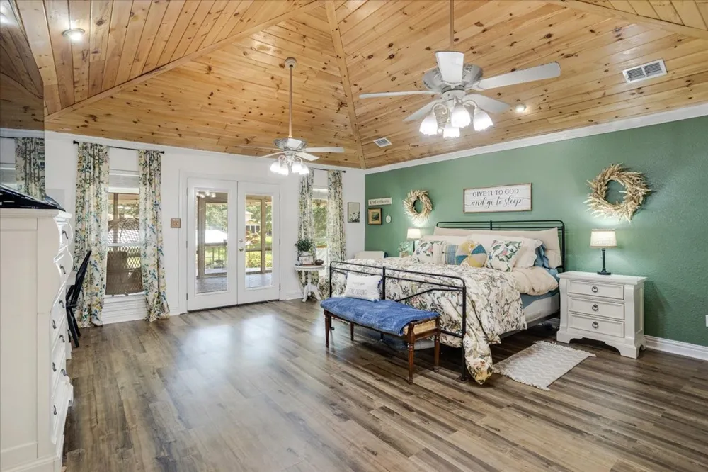 6130 Peninsula Circle Athens, TX 75752