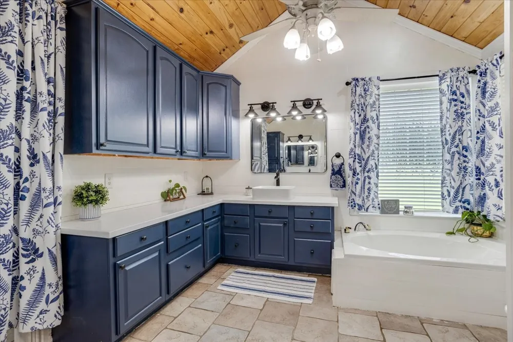 6130 Peninsula Circle Athens, TX 75752