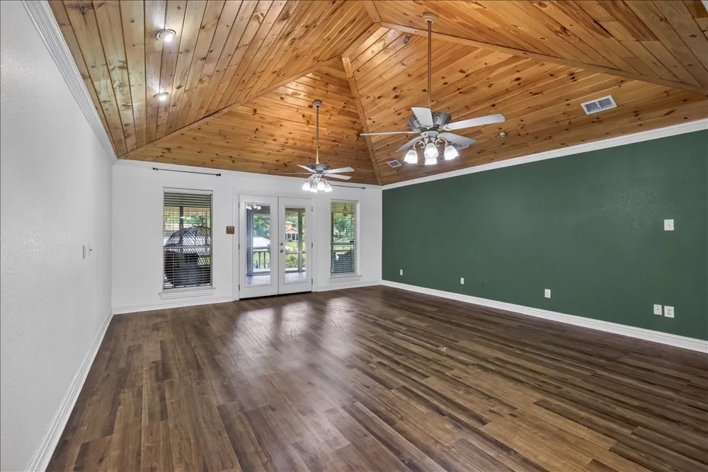 6130 Peninsula Circle Athens, TX 75752