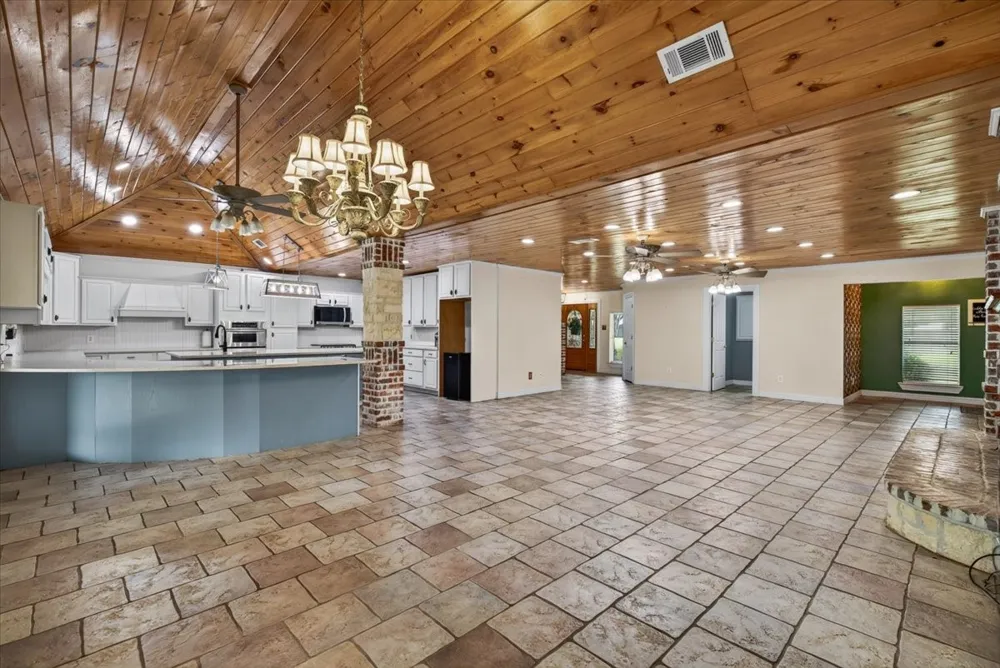 6130 Peninsula Circle Athens, TX 75752