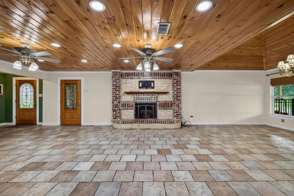 6130 Peninsula Circle Athens, TX 75752