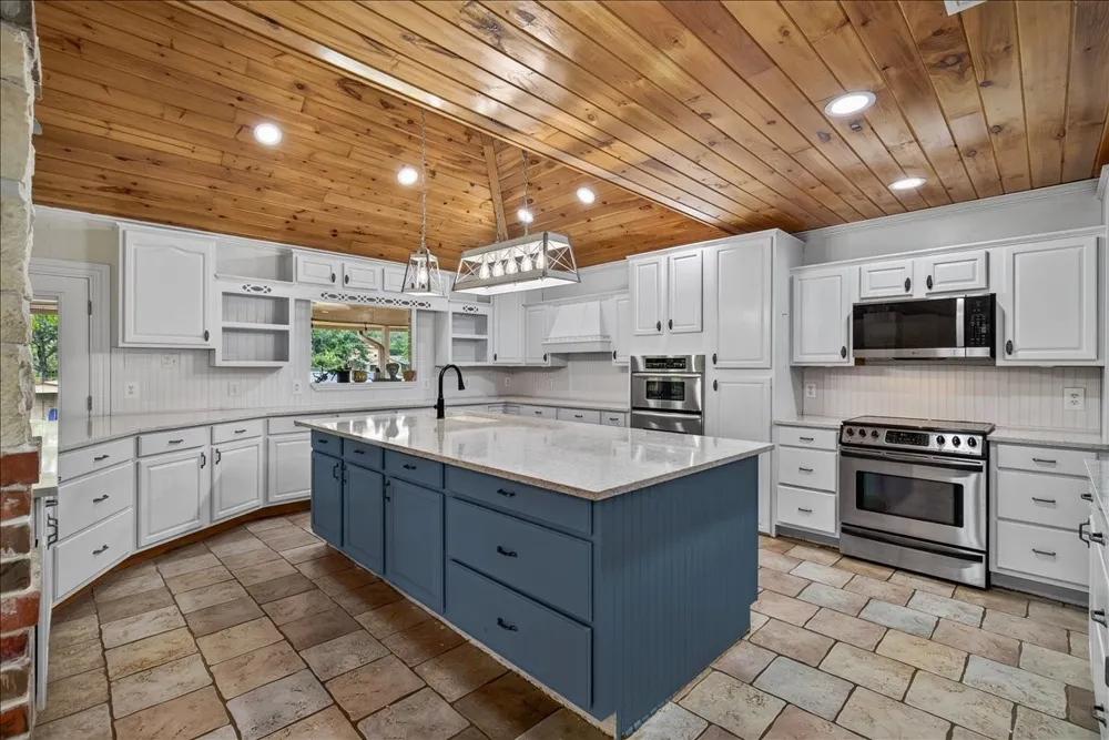 6130 Peninsula Circle Athens, TX 75752