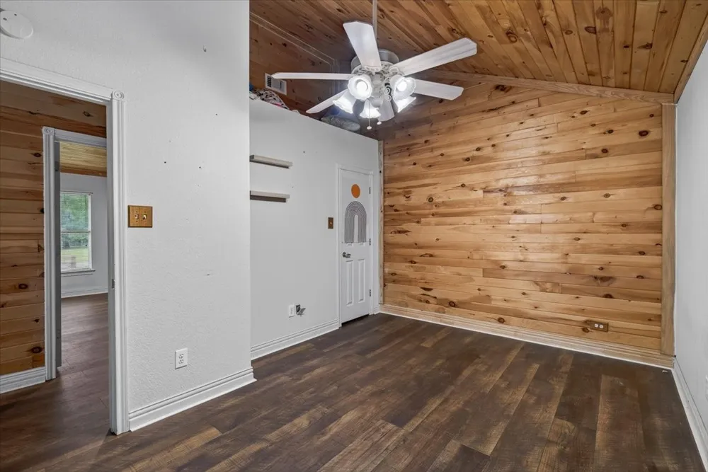6130 Peninsula Circle Athens, TX 75752