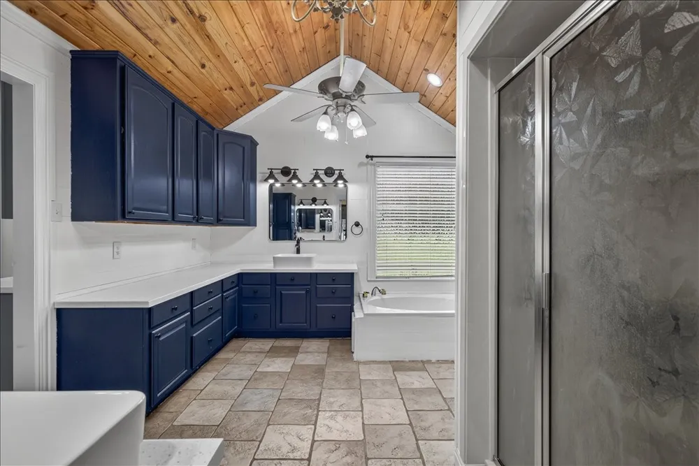 6130 Peninsula Circle Athens, TX 75752