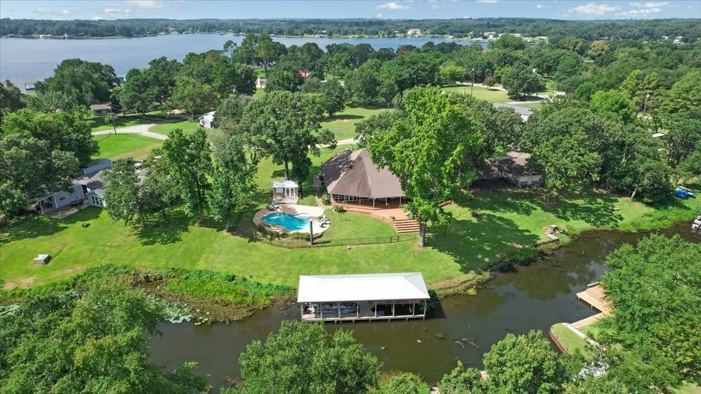 6130 Peninsula Circle Athens, TX 75752