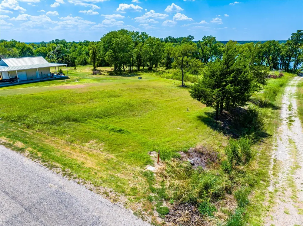 Longview Lane Lone Oak, TX 75453