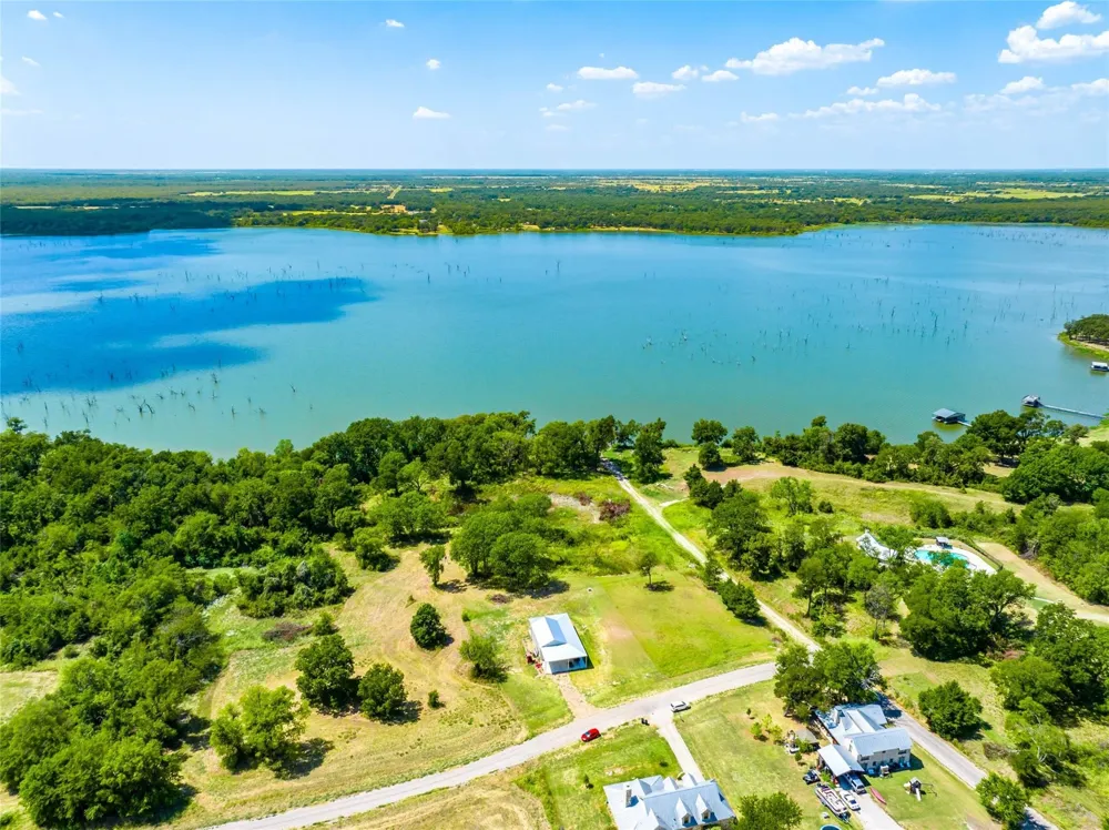 Longview Lane Lone Oak, TX 75453