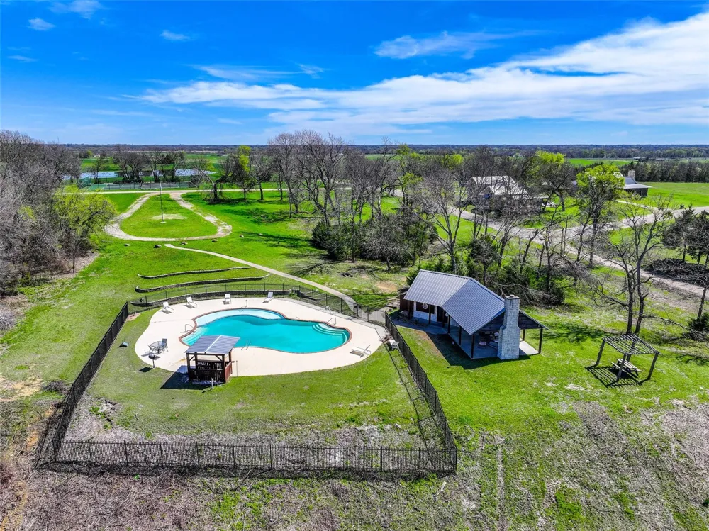 Bluffview Lane Lone Oak, TX 75453