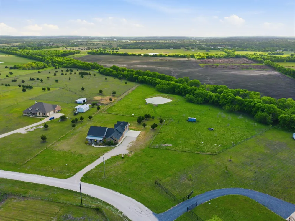 4299 County Road 1098 Celeste, TX 75423