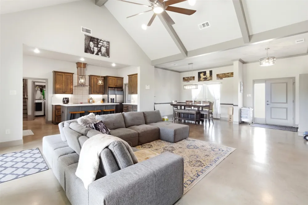 4299 County Road 1098 Celeste, TX 75423
