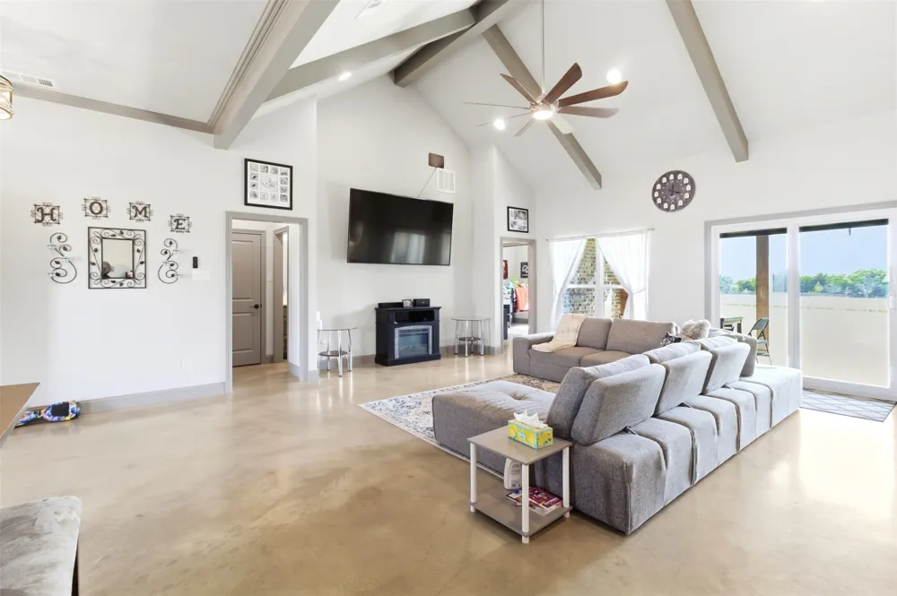 4299 County Road 1098 Celeste, TX 75423