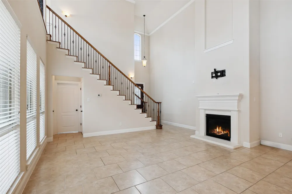 2460 Embleton Drive Lewisville, TX 75067