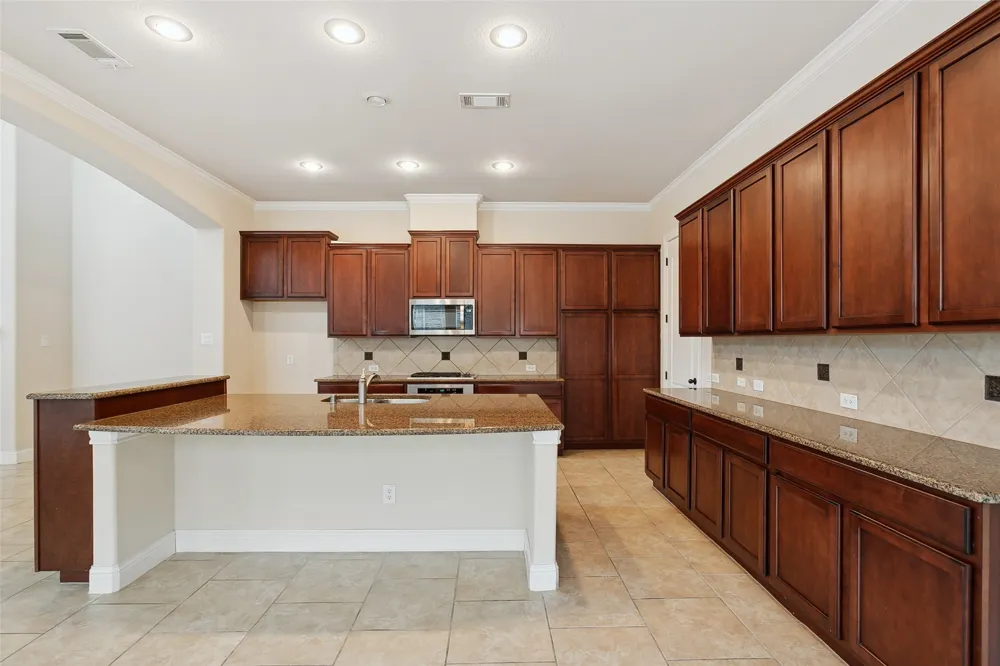 2460 Embleton Drive Lewisville, TX 75067