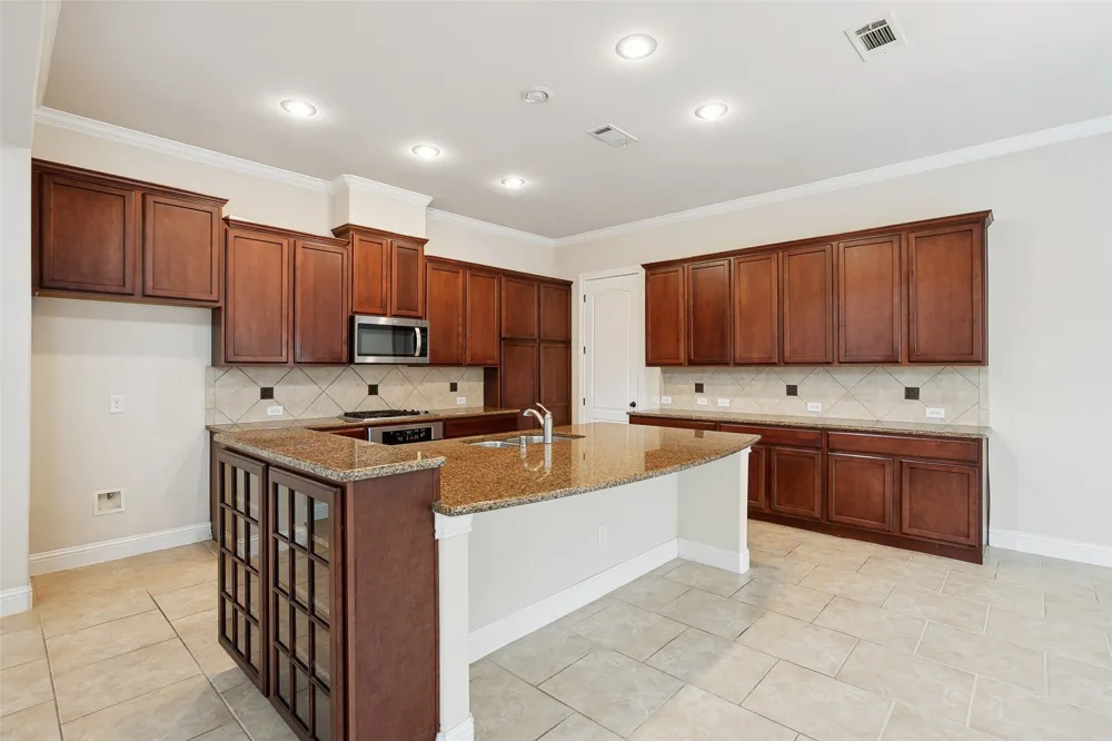 2460 Embleton Drive Lewisville, TX 75067