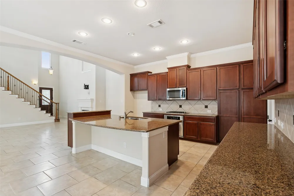 2460 Embleton Drive Lewisville, TX 75067