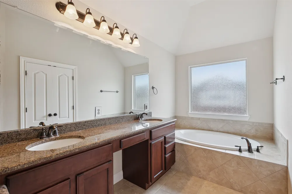 2460 Embleton Drive Lewisville, TX 75067