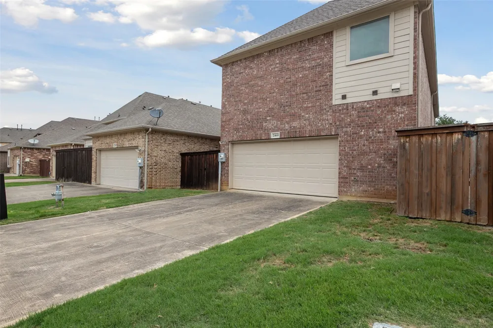 2460 Embleton Drive Lewisville, TX 75067