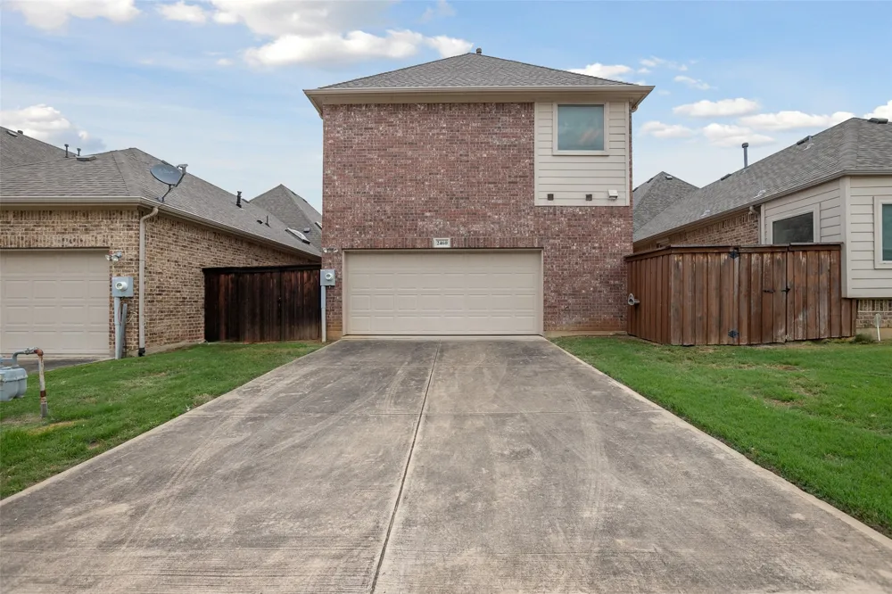 2460 Embleton Drive Lewisville, TX 75067