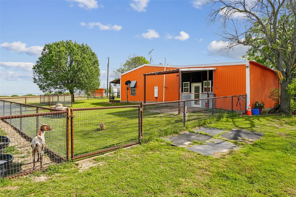 1406 Johnson Loop Montague, TX 76251