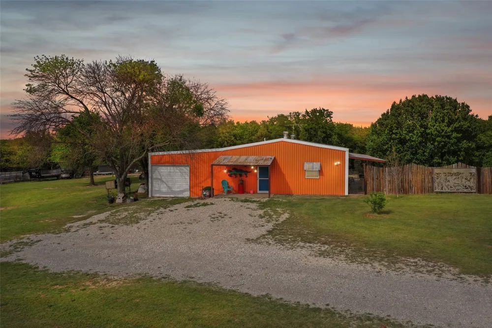 1406 Johnson Loop Montague, TX 76251