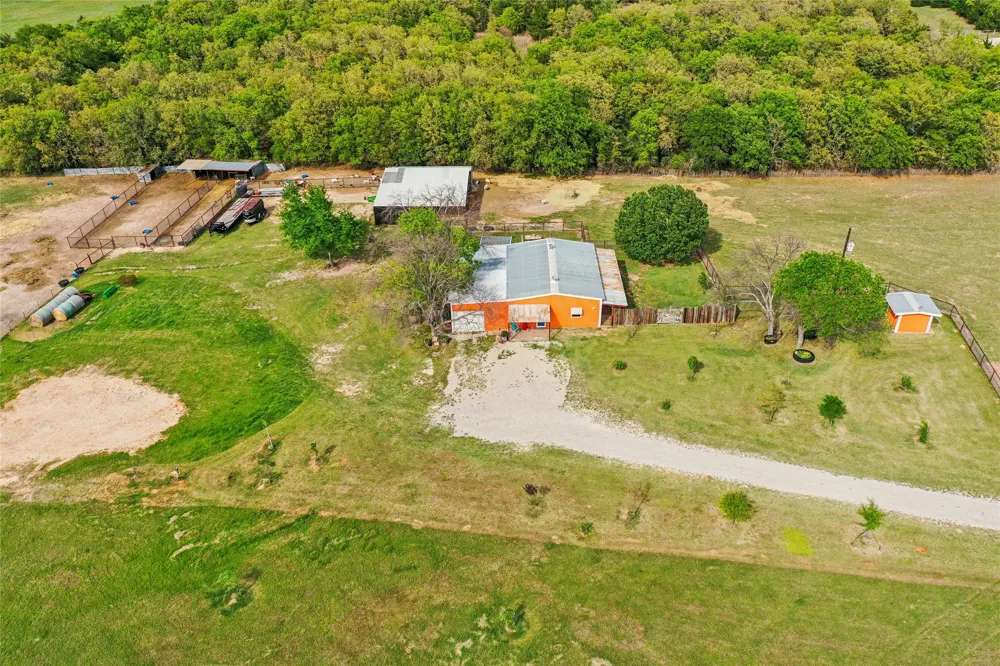 1406 Johnson Loop Montague, TX 76251