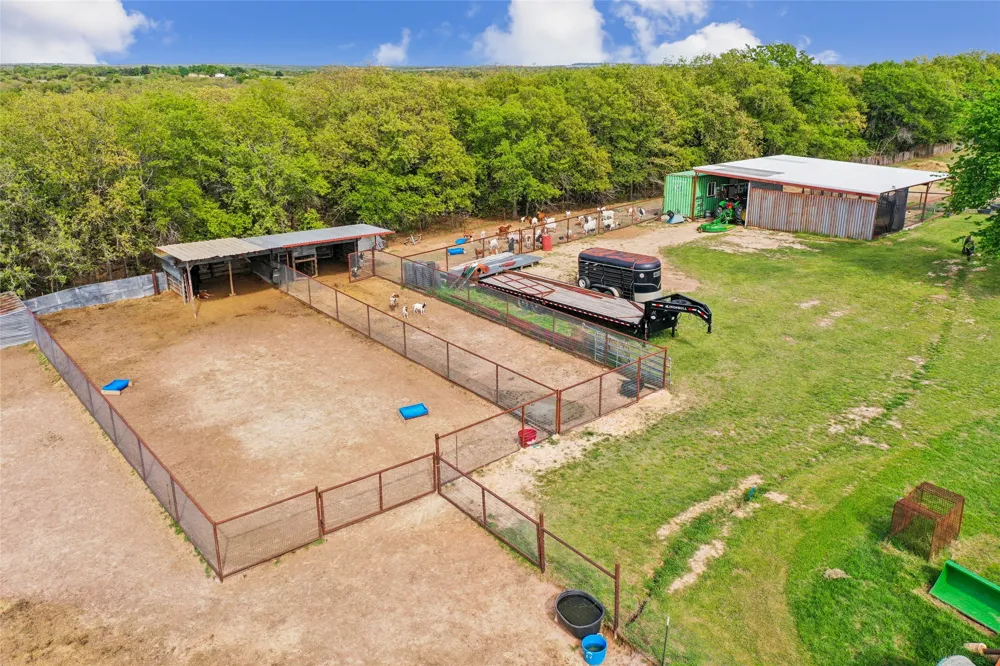 1406 Johnson Loop Montague, TX 76251
