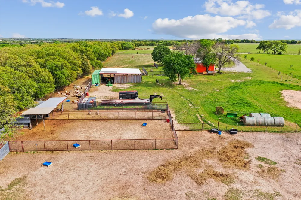 1406 Johnson Loop Montague, TX 76251