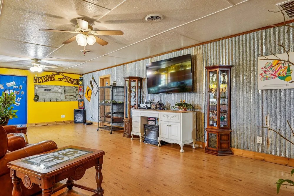 1406 Johnson Loop Montague, TX 76251