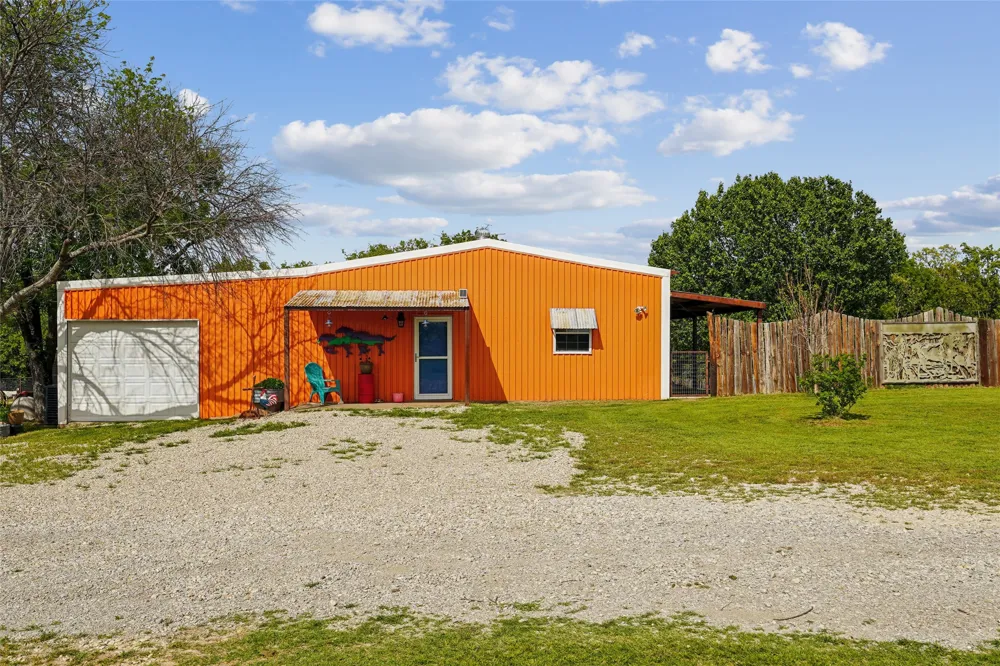1406 Johnson Loop Montague, TX 76251
