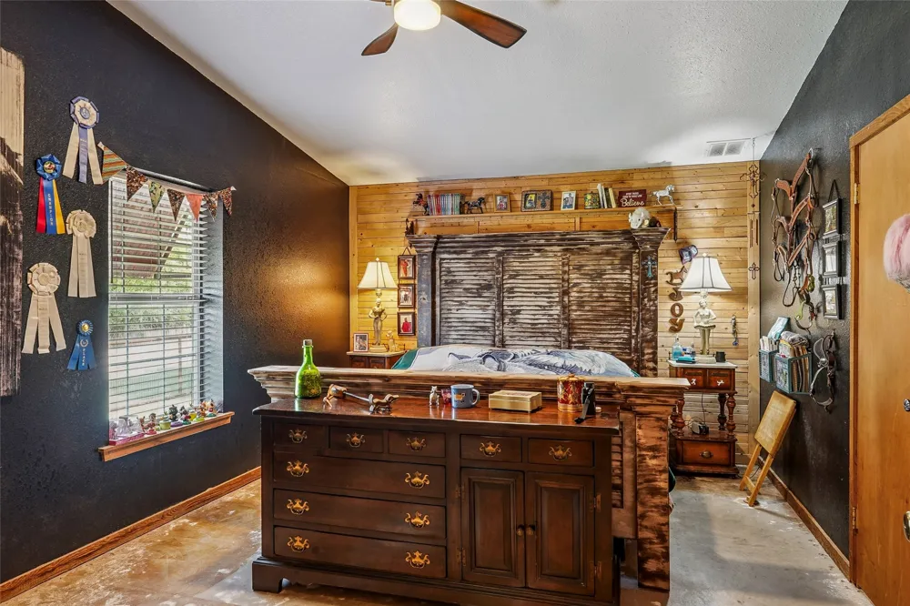 1406 Johnson Loop Montague, TX 76251