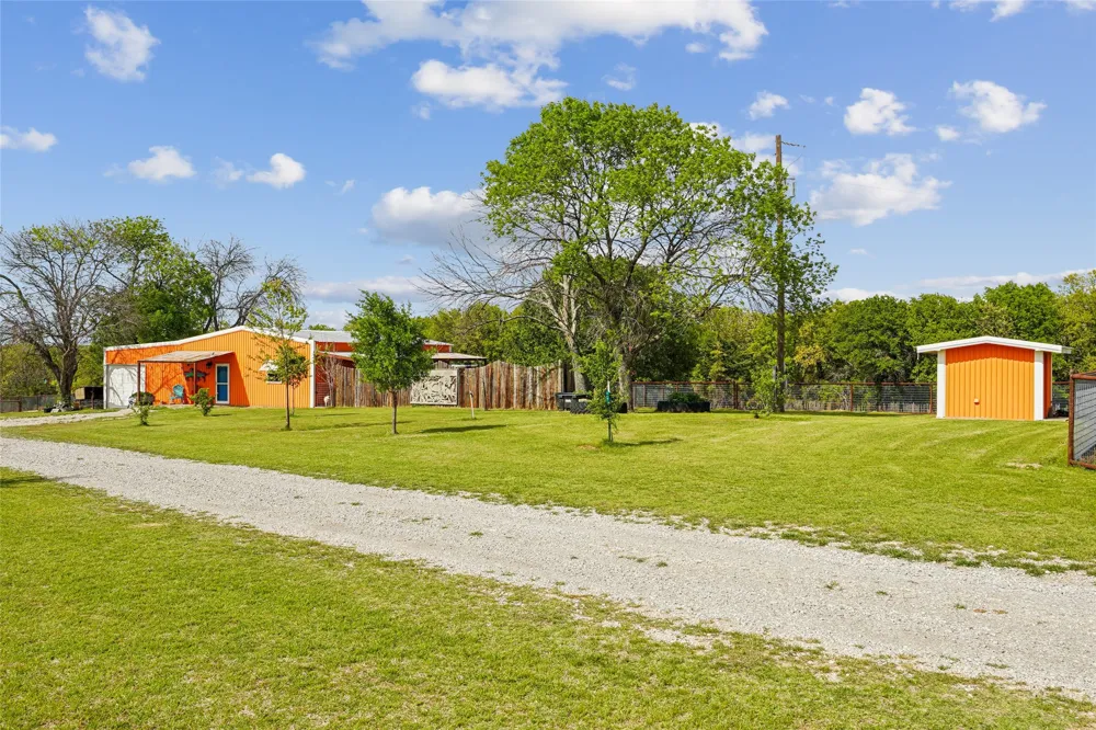 1406 Johnson Loop Montague, TX 76251