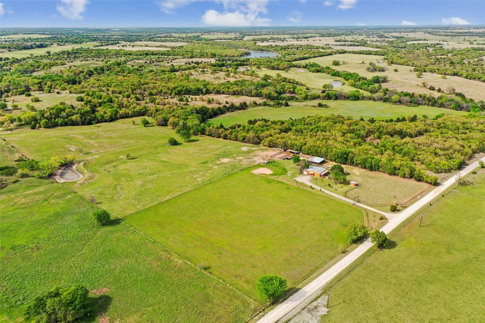 1406 Johnson Loop Montague, TX 76251