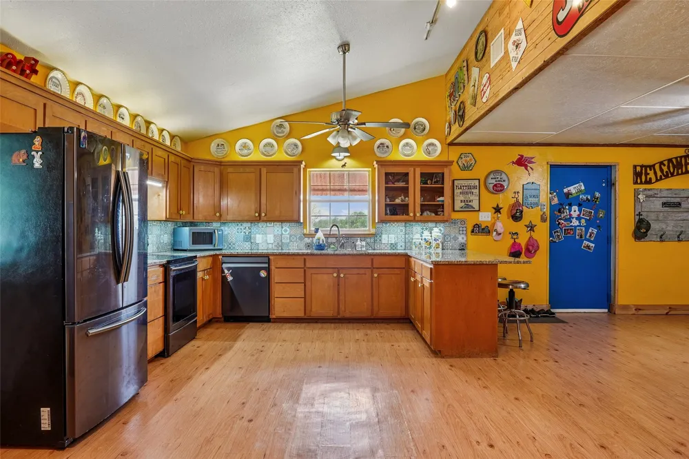 1406 Johnson Loop Montague, TX 76251