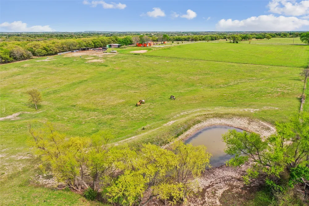 1406 Johnson Loop Montague, TX 76251
