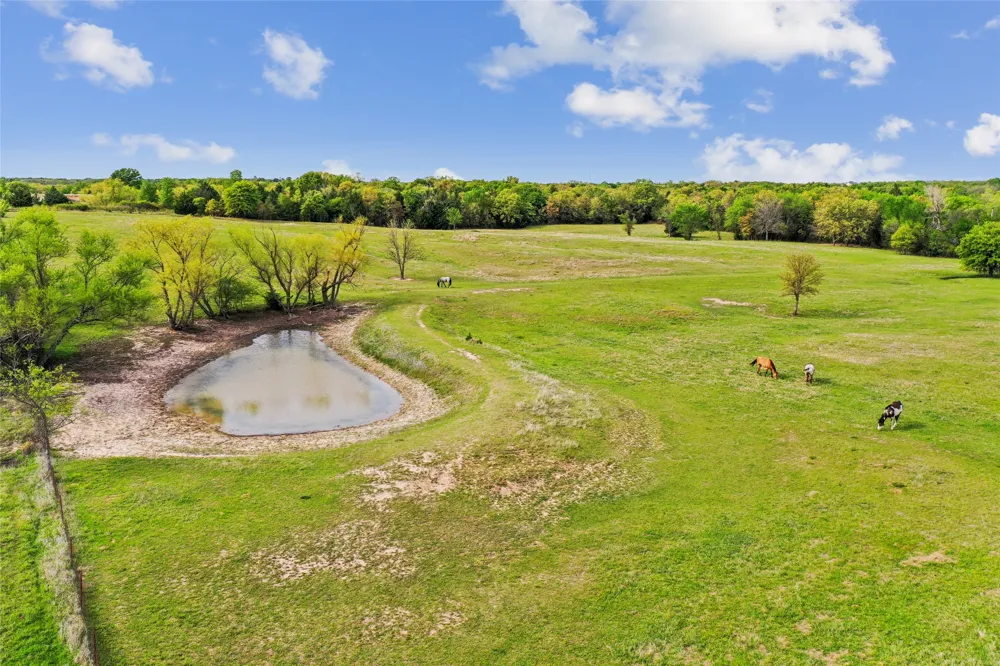1406 Johnson Loop Montague, TX 76251