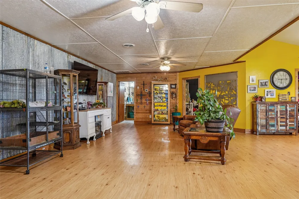 1406 Johnson Loop Montague, TX 76251
