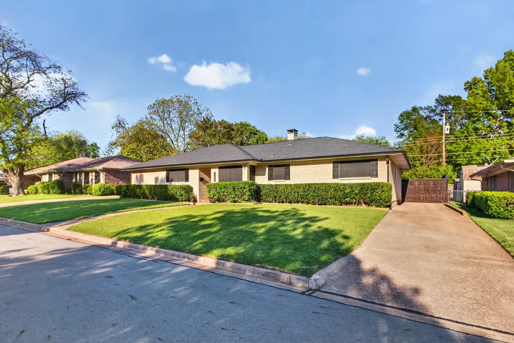 1907 Wes Hardin Circle Bonham, TX 75418