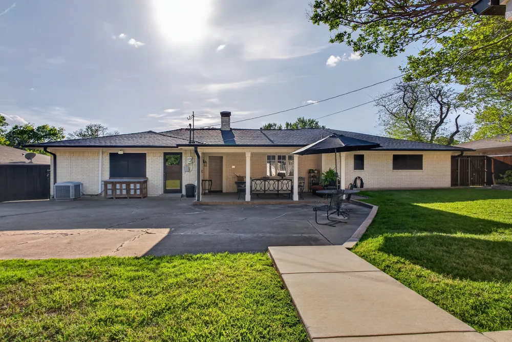 1907 Wes Hardin Circle Bonham, TX 75418