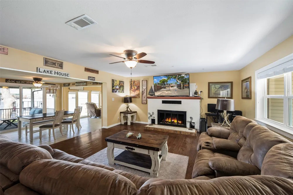 256 Whispering Oaks Trail Payne Springs, TX 75156
