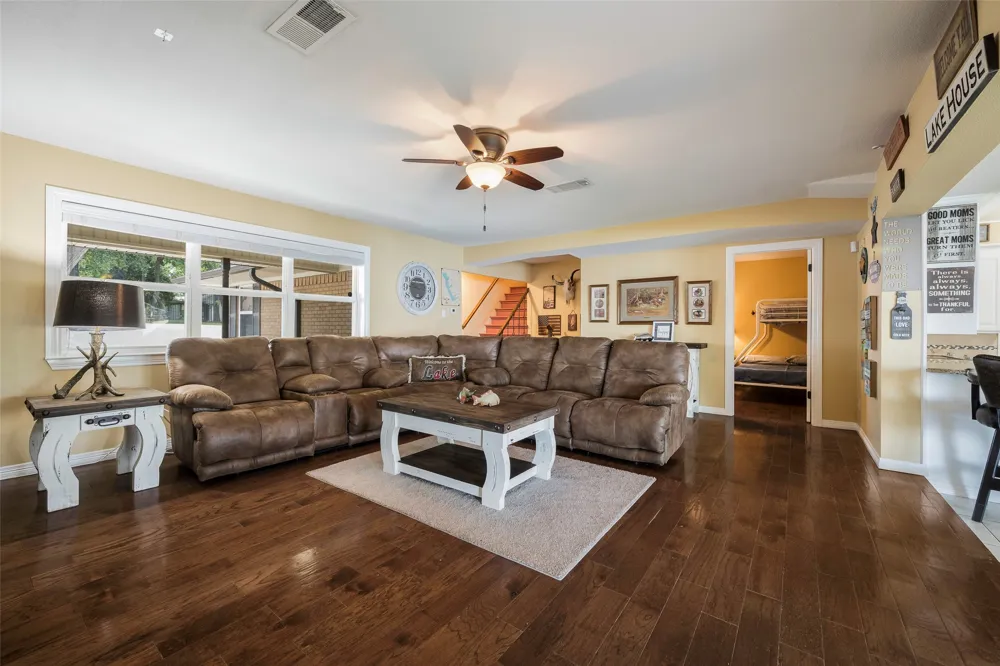 256 Whispering Oaks Trail Payne Springs, TX 75156