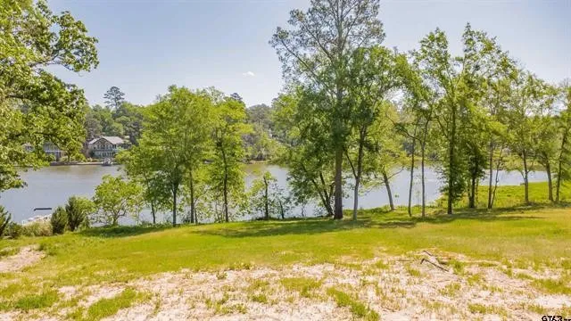 1217 Chateau Lane #B Lindale, TX 75771