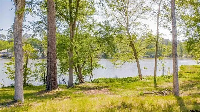 1217 Chateau Lane #B Lindale, TX 75771