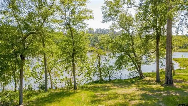 1217 Chateau Lane #B Lindale, TX 75771