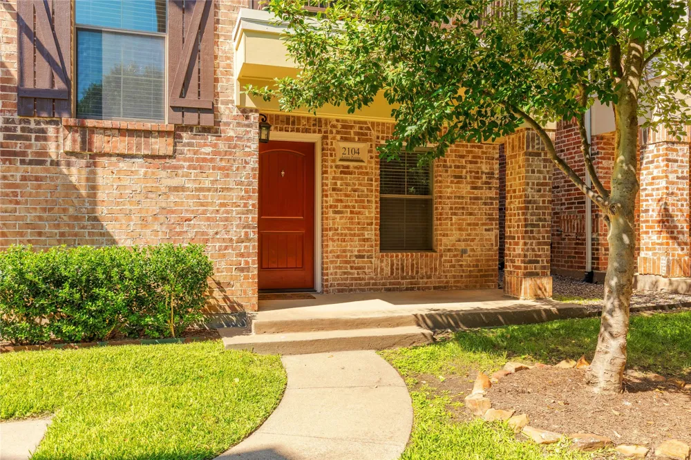 2104 Azure Pointe Richardson, TX 75080