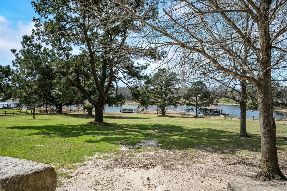 5327 Dusty Road Athens, TX 75752