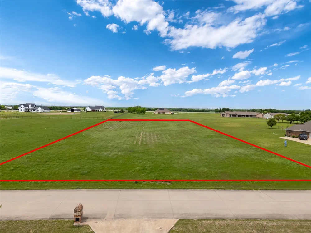 800 Hidden Pass Royse City, TX 75189