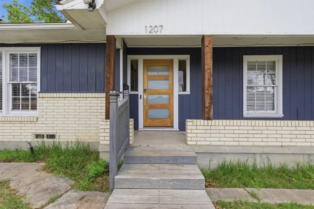 1207 College Street McKinney, TX 75069